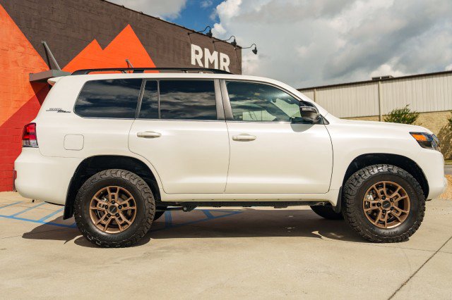 Used 2021 Toyota Land Cruiser Heritage Edition image 4