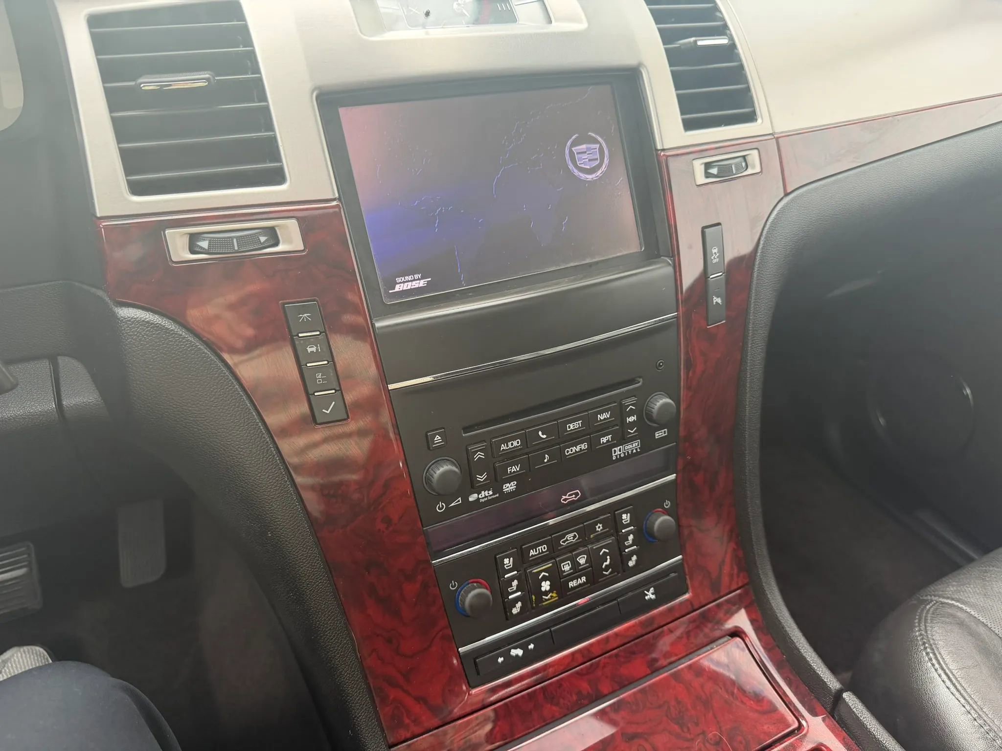 Used 2014 Cadillac Escalade ESV Premium AWD/4WD image 12