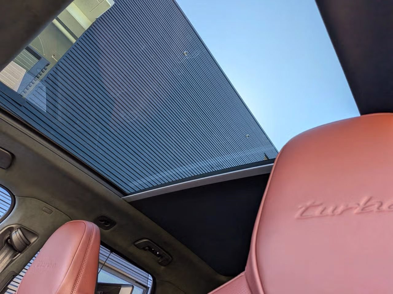 Certified 2025 Porsche Cayenne Turbo AWD/4WD image 26