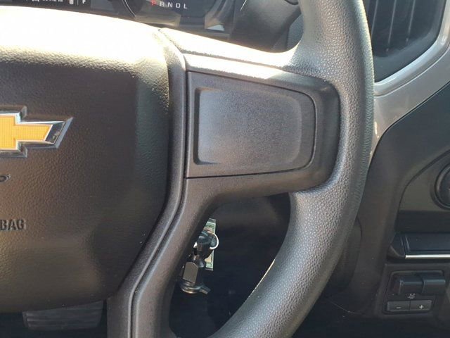 Used 2020 Chevrolet Silverado 1500 Custom w/ Custom Value Package AWD/4WD image 18