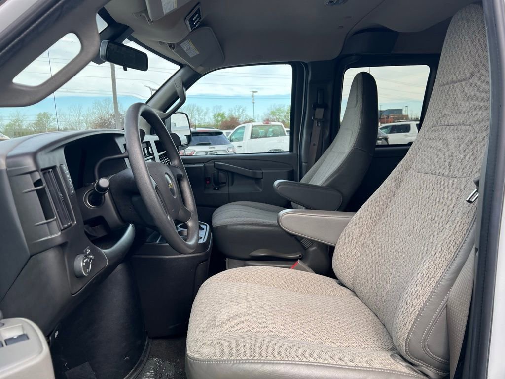 Used 2024 Chevrolet Express 3500 LT w/ LT Preferred Equipment Group image 8