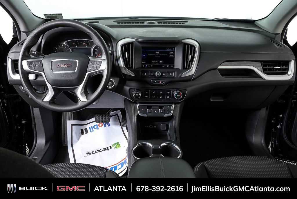 Used 2024 GMC Terrain SLE image 17