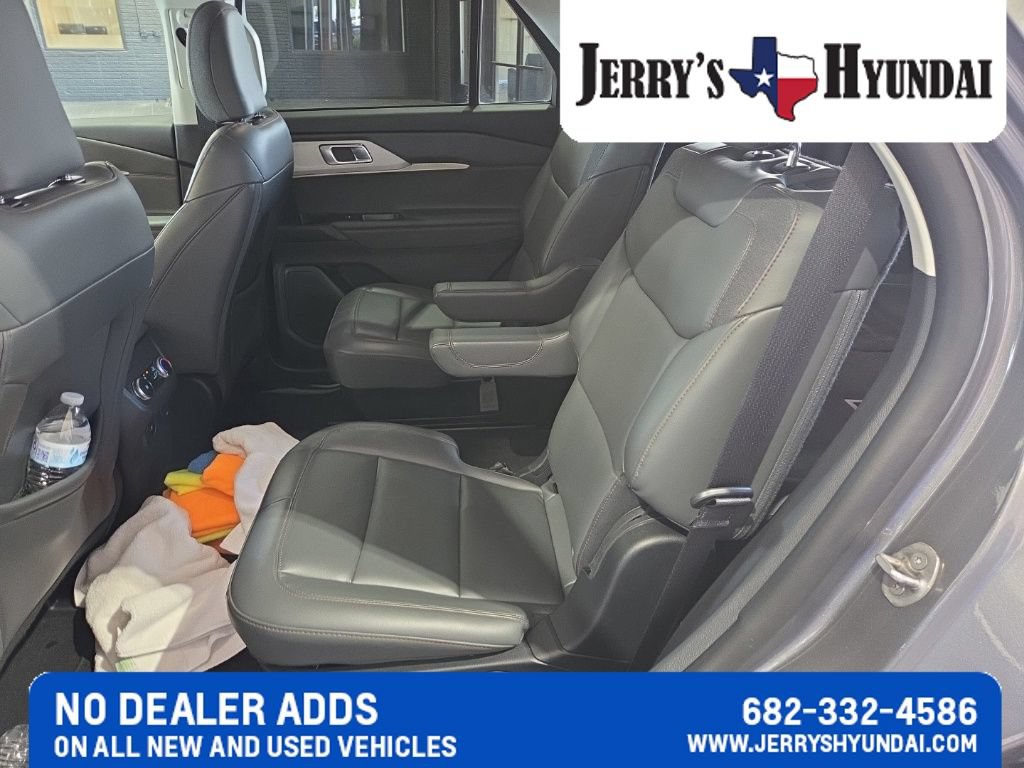 Used 2026 Ford Explorer Active w/ Active Comfort Package RWD image 18