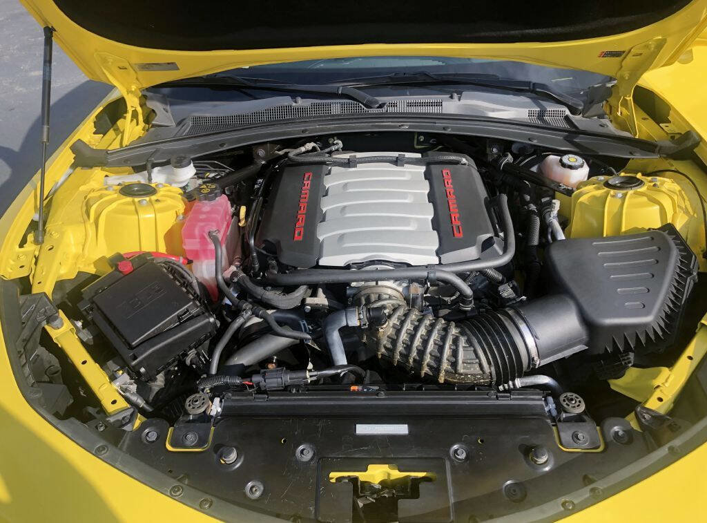 Used 2018 Chevrolet Camaro SS image 11