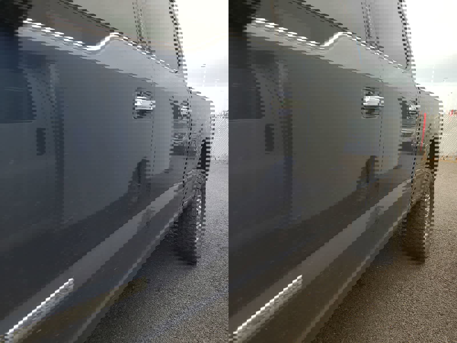 Used 2020 Ford F250 Platinum w/ FX4 Off-Road Package image 2