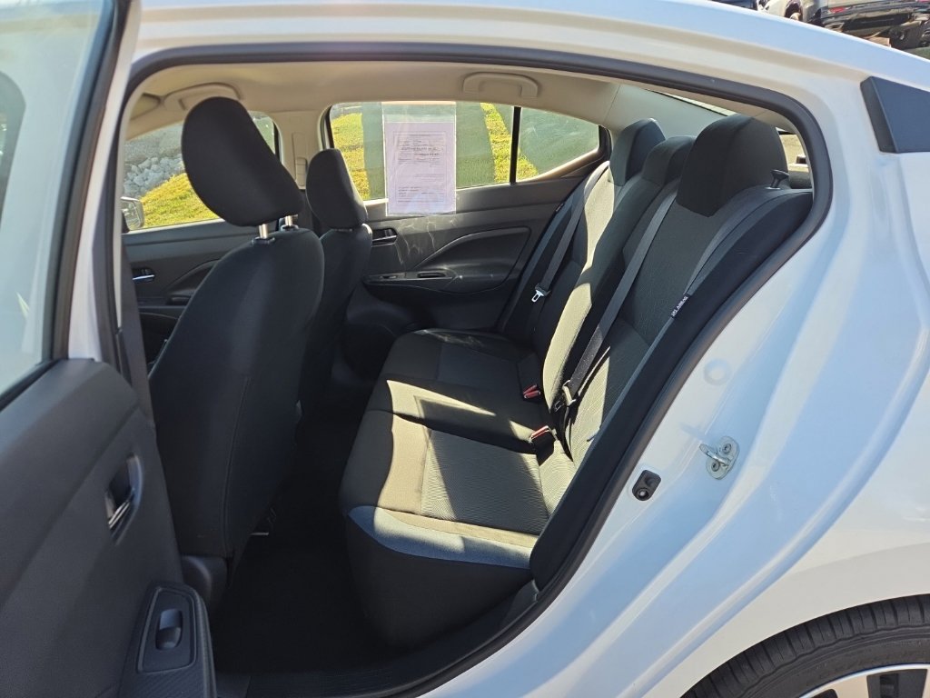 Used 2024 Nissan Versa SV FWD image 9