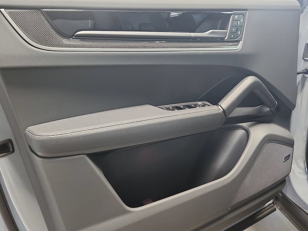 New 2026 Porsche Cayenne AWD/4WD image 13