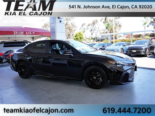 Used 2025 Toyota Camry SE w/ Convenience Package FWD image 10