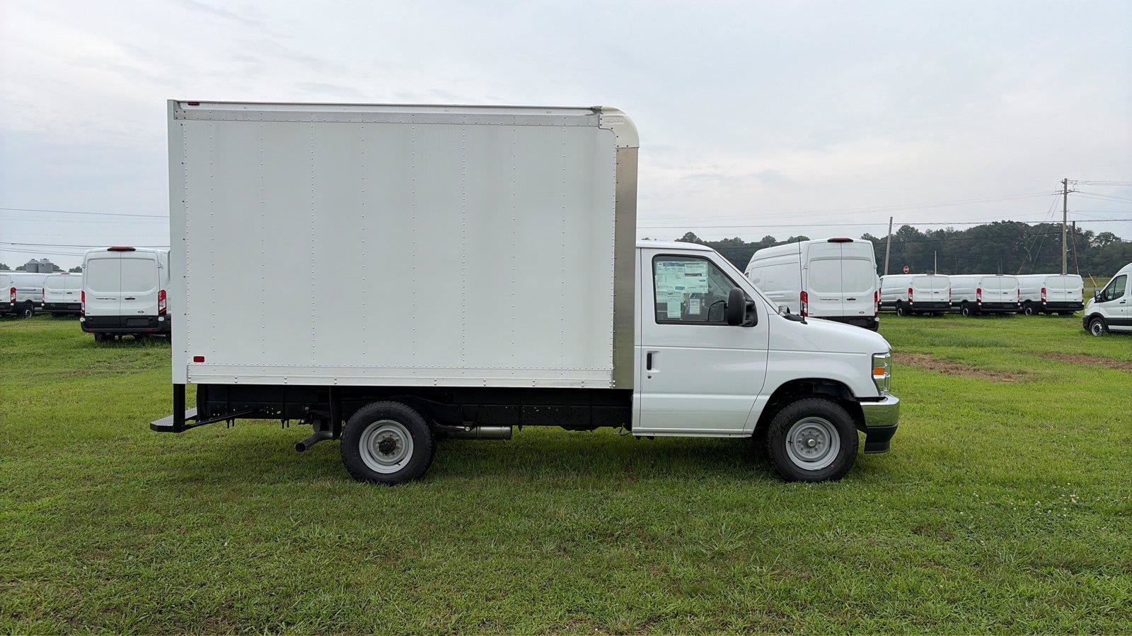 New 2027 Ford E-350 and Econoline 350 Super Duty w/ Power Equipment Group RWD image 6