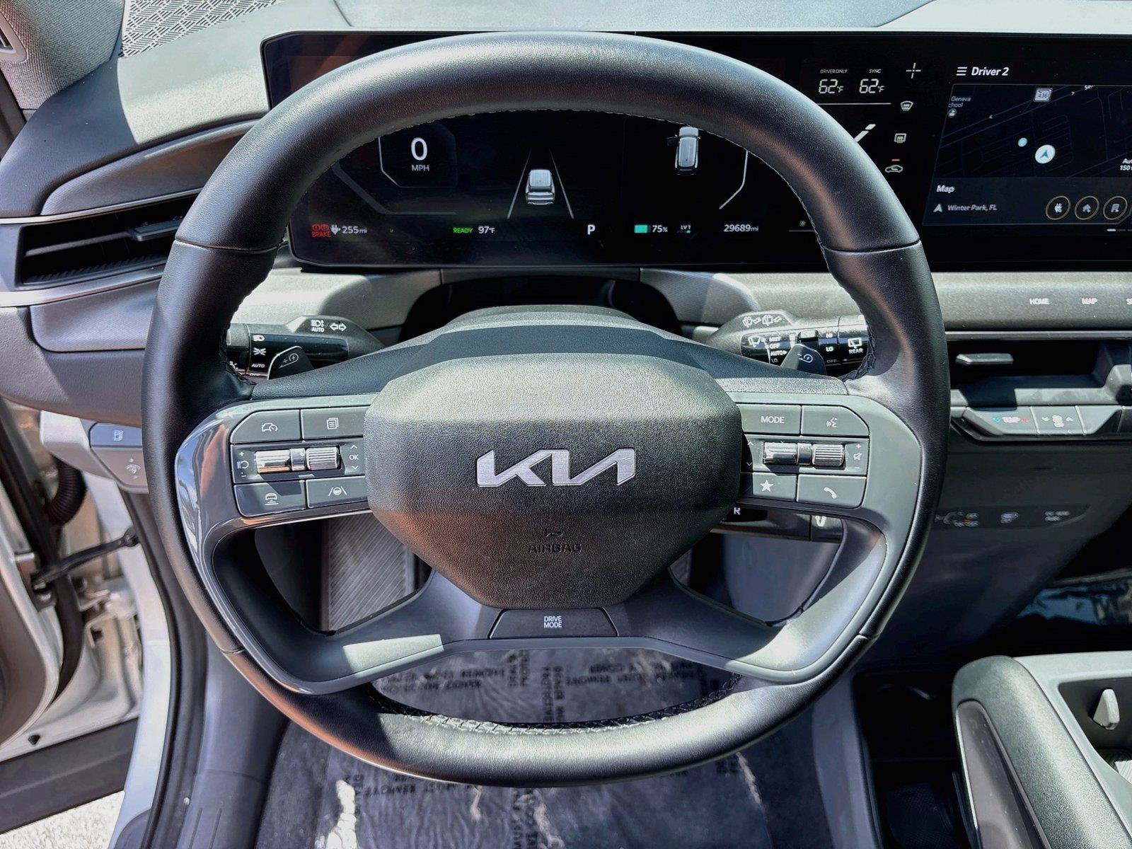 Used 2024 Kia EV9 Light Long Range RWD image 11