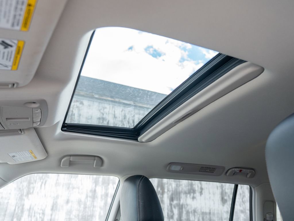 Used 2024 Nissan Armada Platinum w/ Captain's Chairs Package AWD/4WD image 21