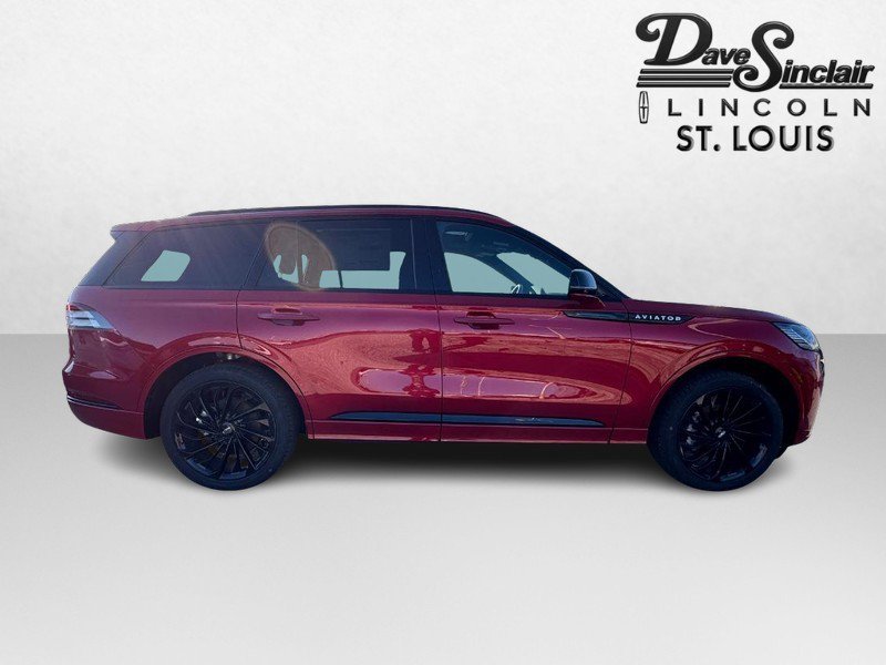 Certified 2025 Lincoln Aviator Reserve w/ Equipment Group 201A AWD/4WD image 4