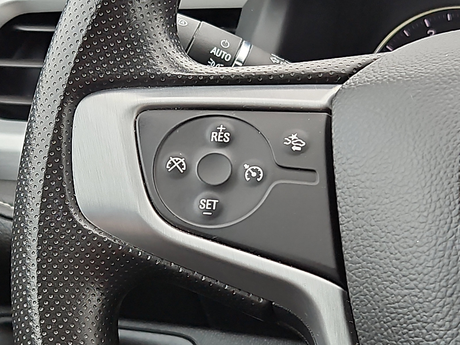 Certified 2022 GMC Acadia SLE w/ Driver Convenience Package image 20