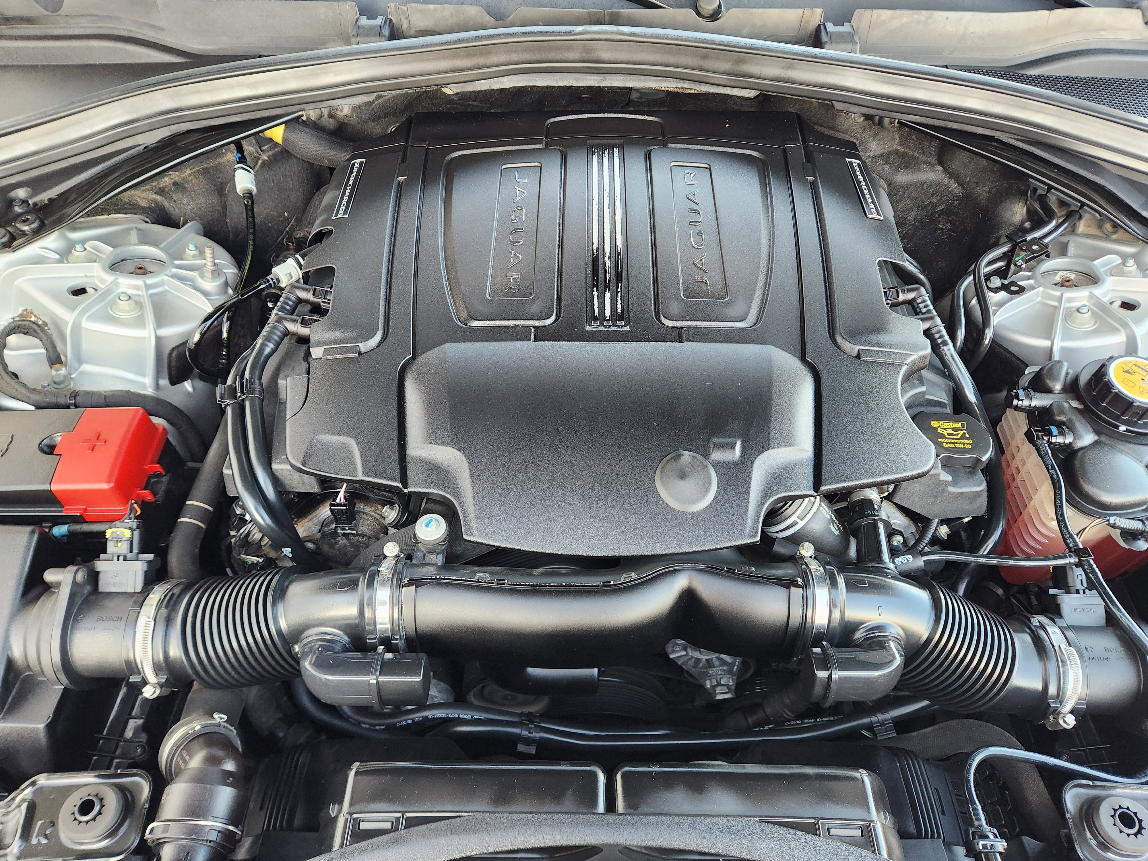 Used 2018 Jaguar F-PACE Prestige image 34