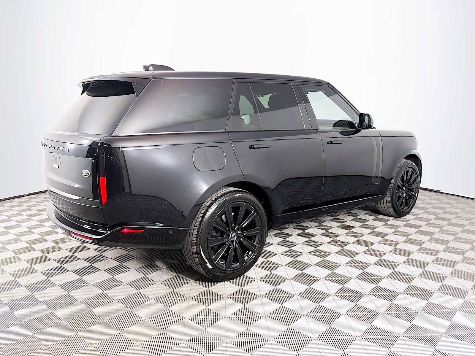 Used 2023 Land Rover Range Rover SE AWD/4WD image 5