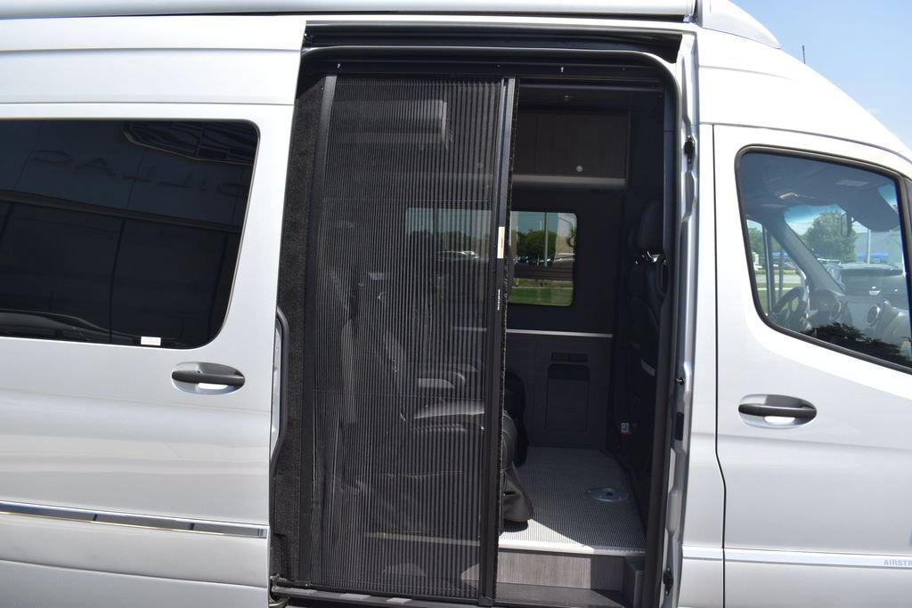 Used 2022 Mercedes-Benz Sprinter 3500 image 57