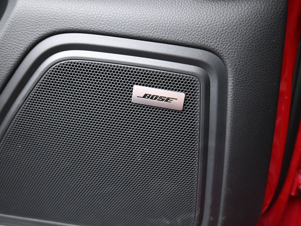 Certified 2025 Porsche Macan AWD/4WD image 27