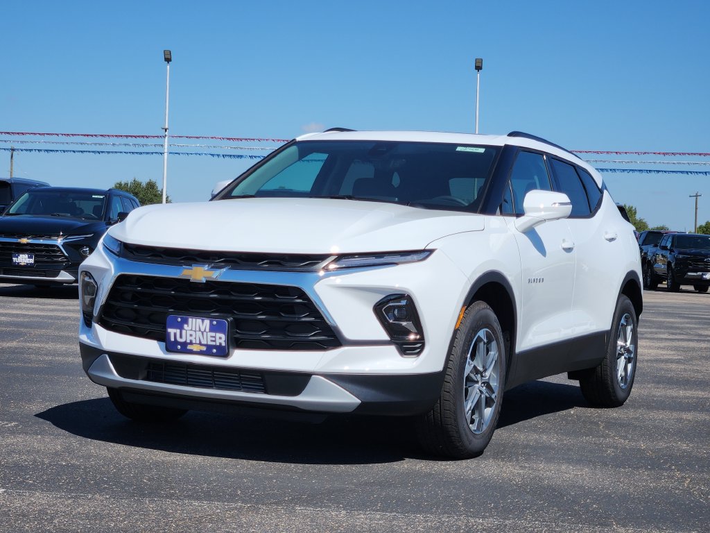 New 2026 Chevrolet Blazer LT w/ Sound & Technology Package FWD image 2