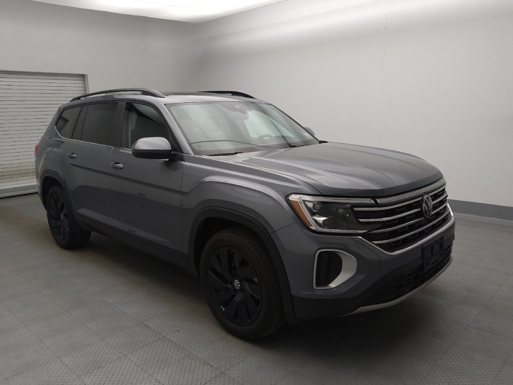 Used 2024 Volkswagen Atlas SE w/ Panoramic Sunroof Package FWD image 13