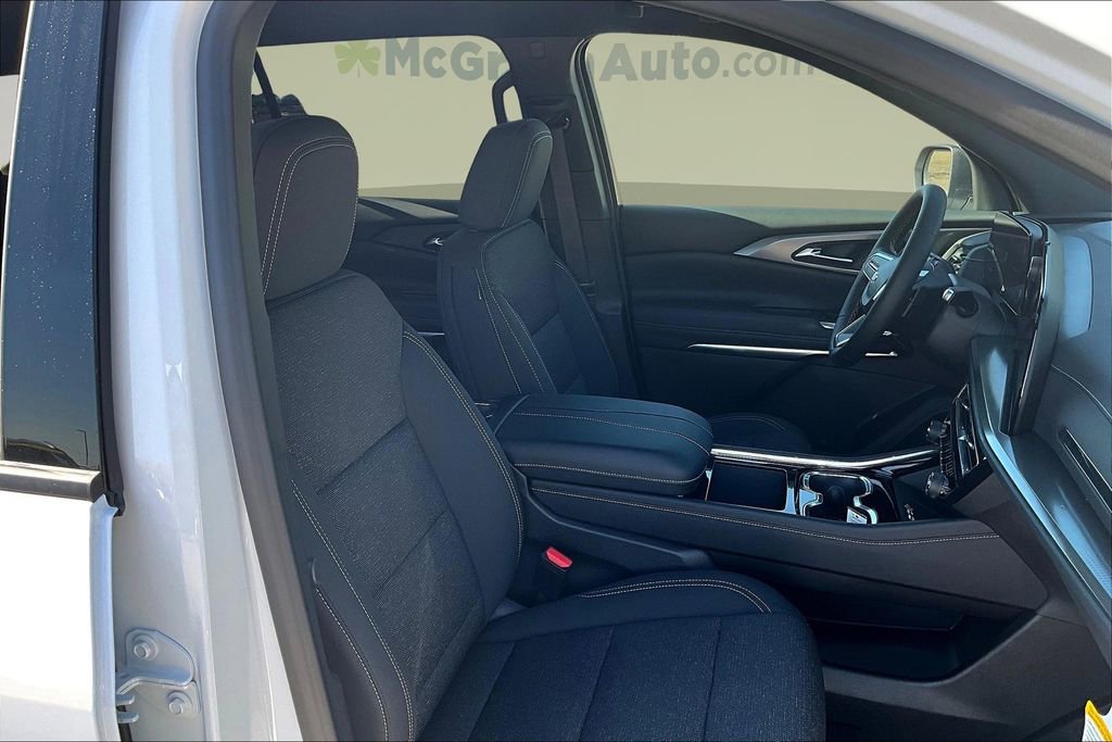 New 2026 Chevrolet Traverse LT image 13