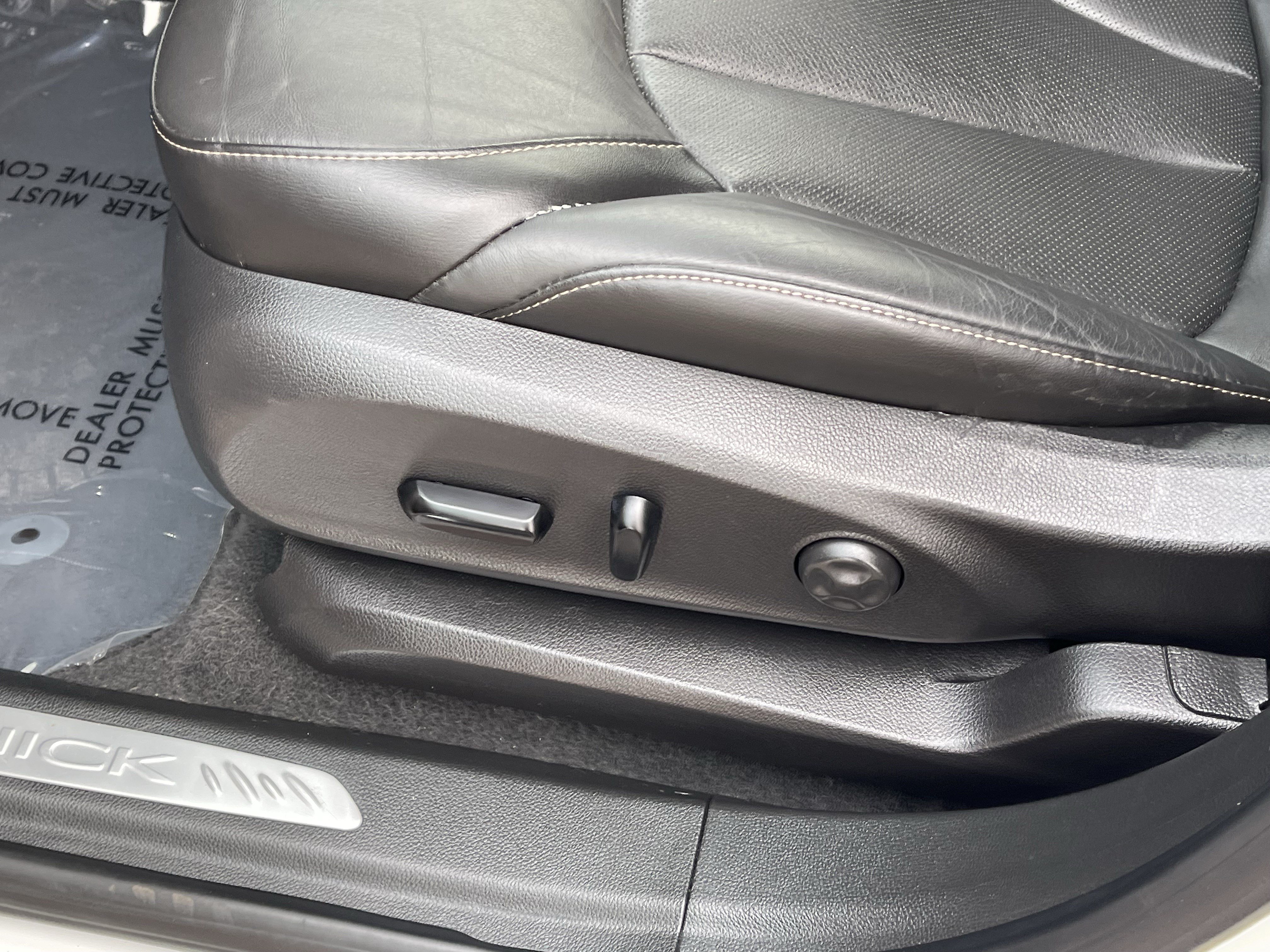 Used 2017 Buick Envision Essence AWD/4WD image 18
