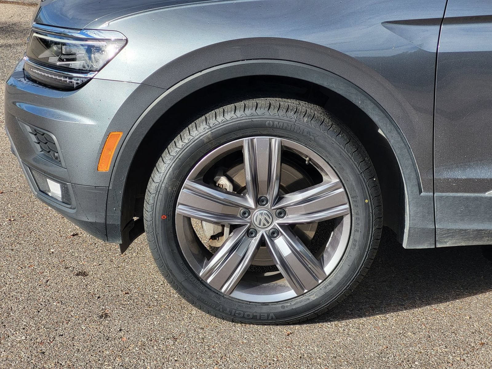 Used 2018 Volkswagen Tiguan SEL Premium AWD/4WD image 8