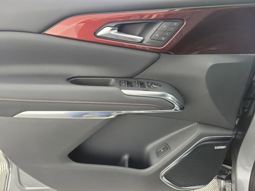 New 2026 Chevrolet Traverse RS w/ LPO, Illumination Package FWD image 25