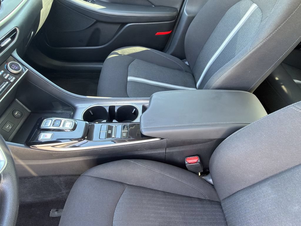 Used 2022 Hyundai Sonata SEL w/ Preferred Accessory Package FWD image 19
