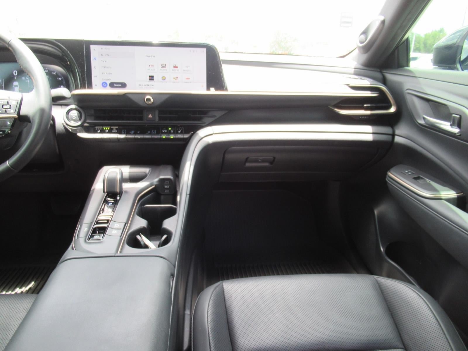 Used 2023 Toyota Crown AWD/4WD image 14