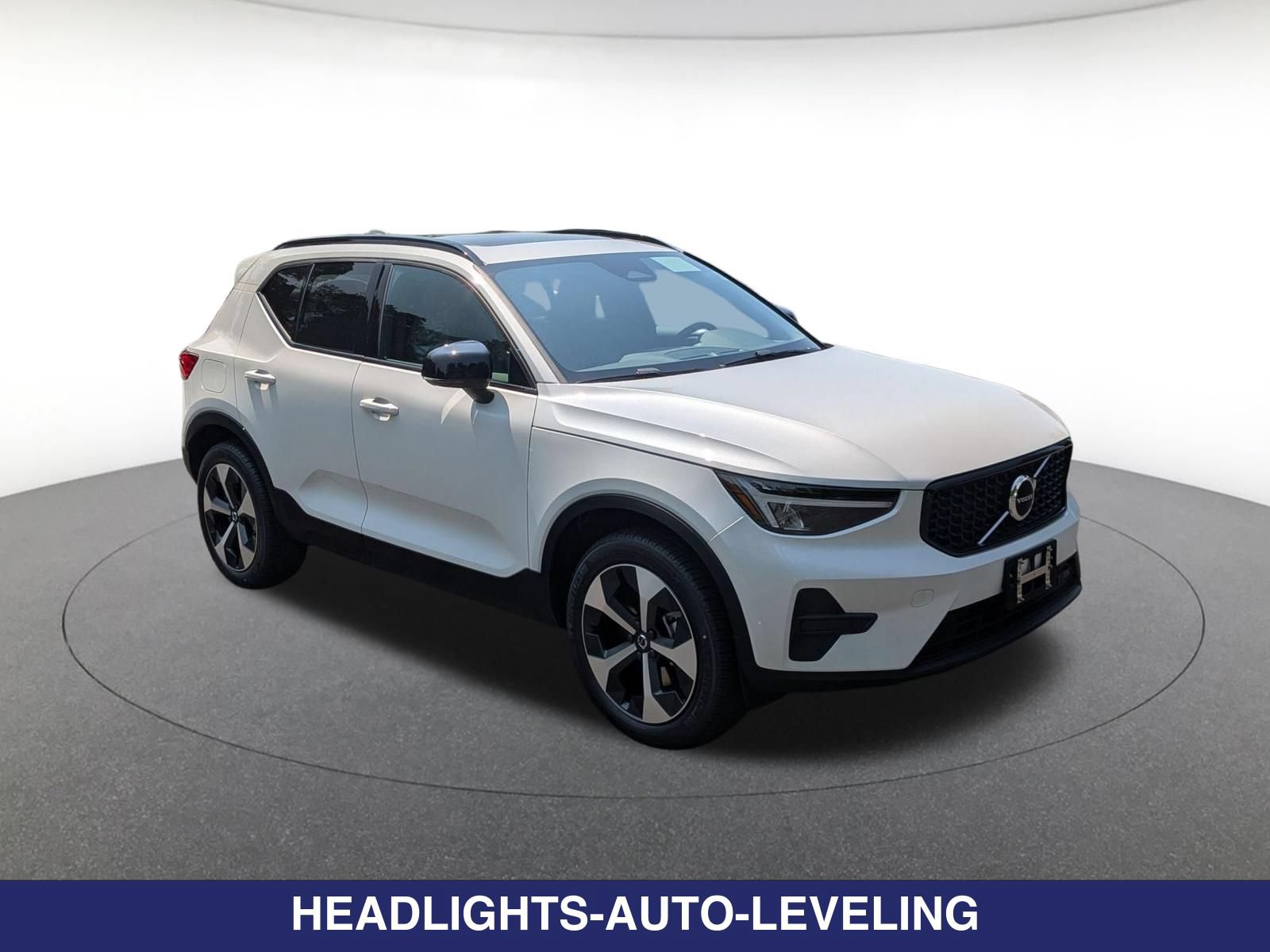 New 2026 Volvo XC40 B5 Core w/ Protection Package Premier AWD/4WD image 3