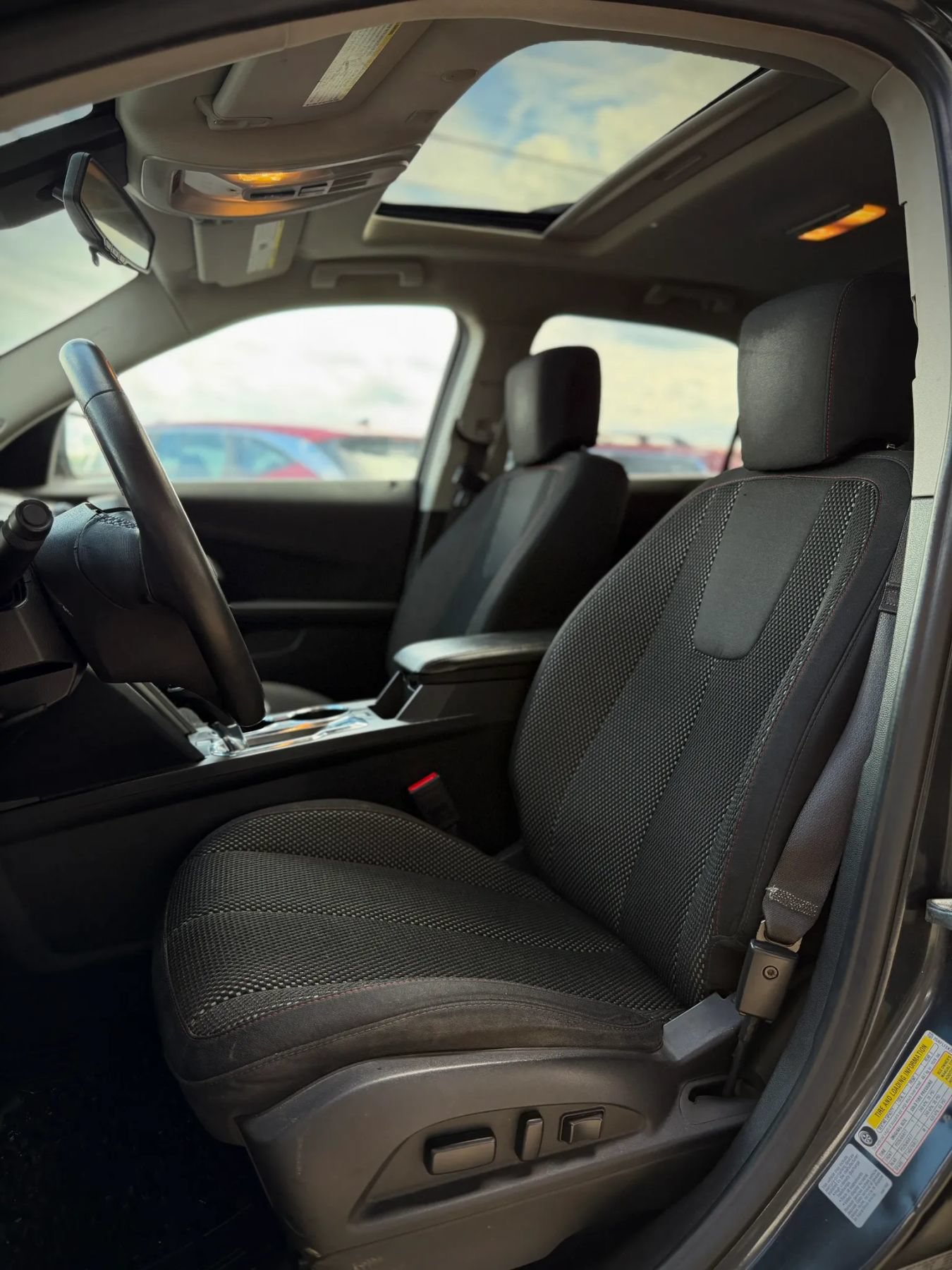 Used 2017 Chevrolet Equinox LT w/ Convenience Package AWD/4WD image 7