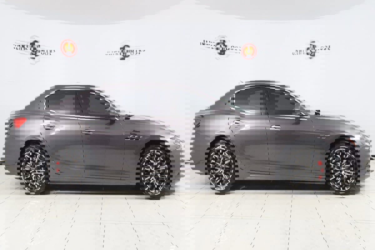 Used 2022 Maserati Ghibli Modena image 2