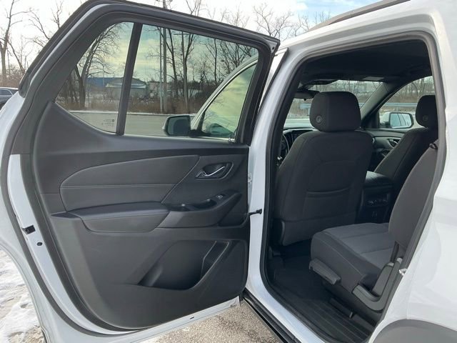Used 2024 Chevrolet Traverse LT image 17