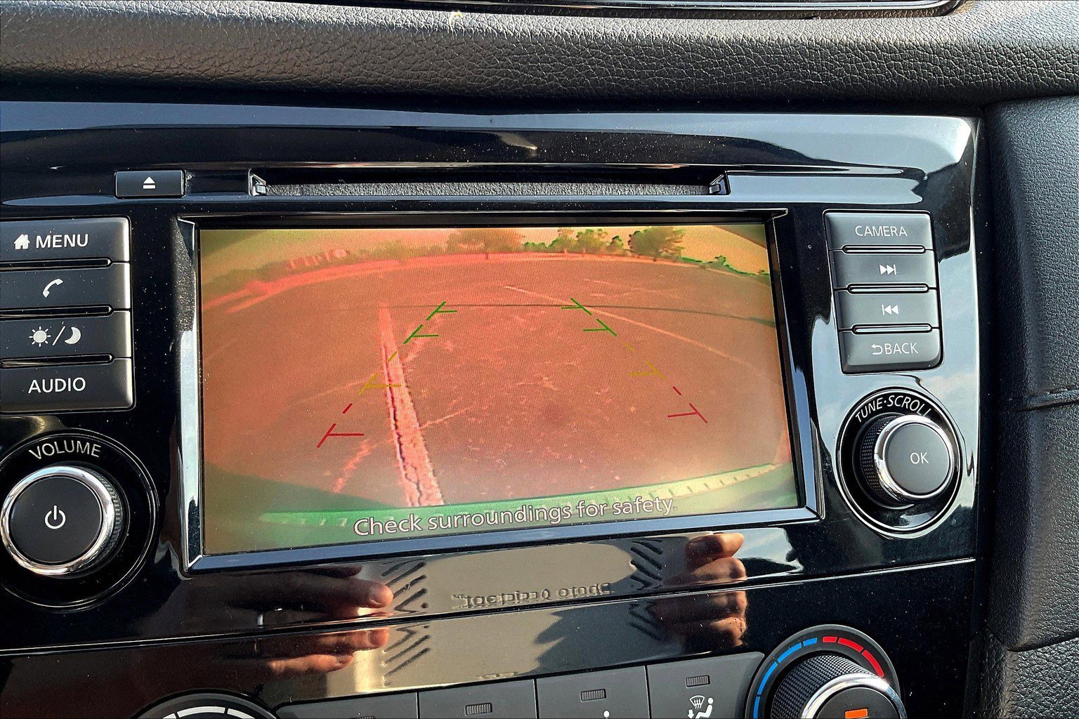 Used 2018 Nissan Rogue S image 27