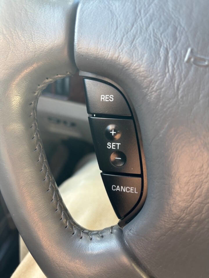 Used 2000 Lincoln LS image 22