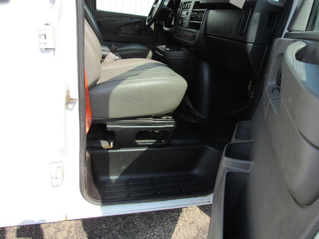 Used 2014 Chevrolet Express 2500 RWD image 13