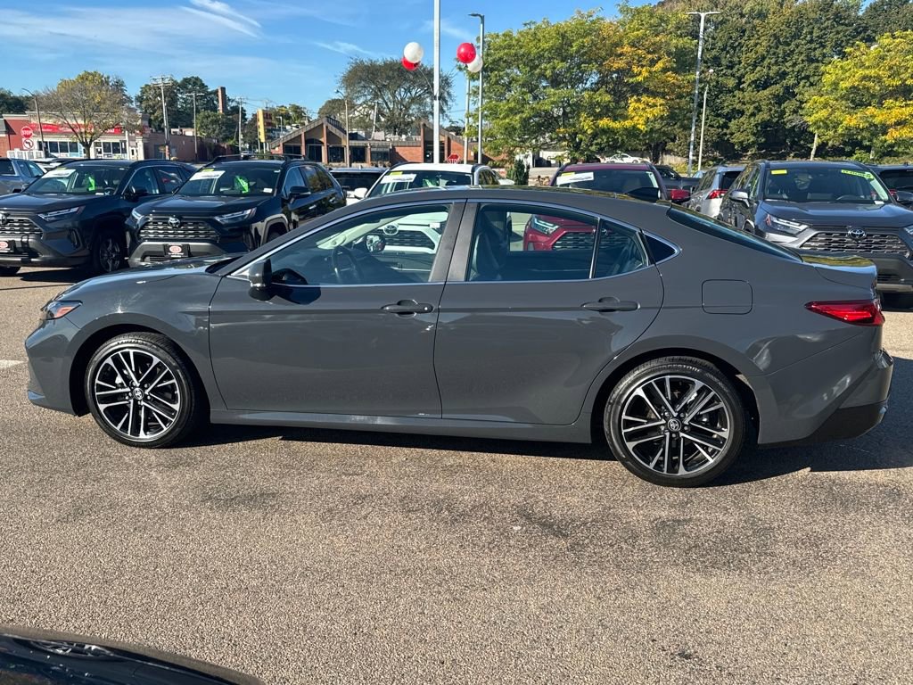 Used 2025 Toyota Camry XLE image 8