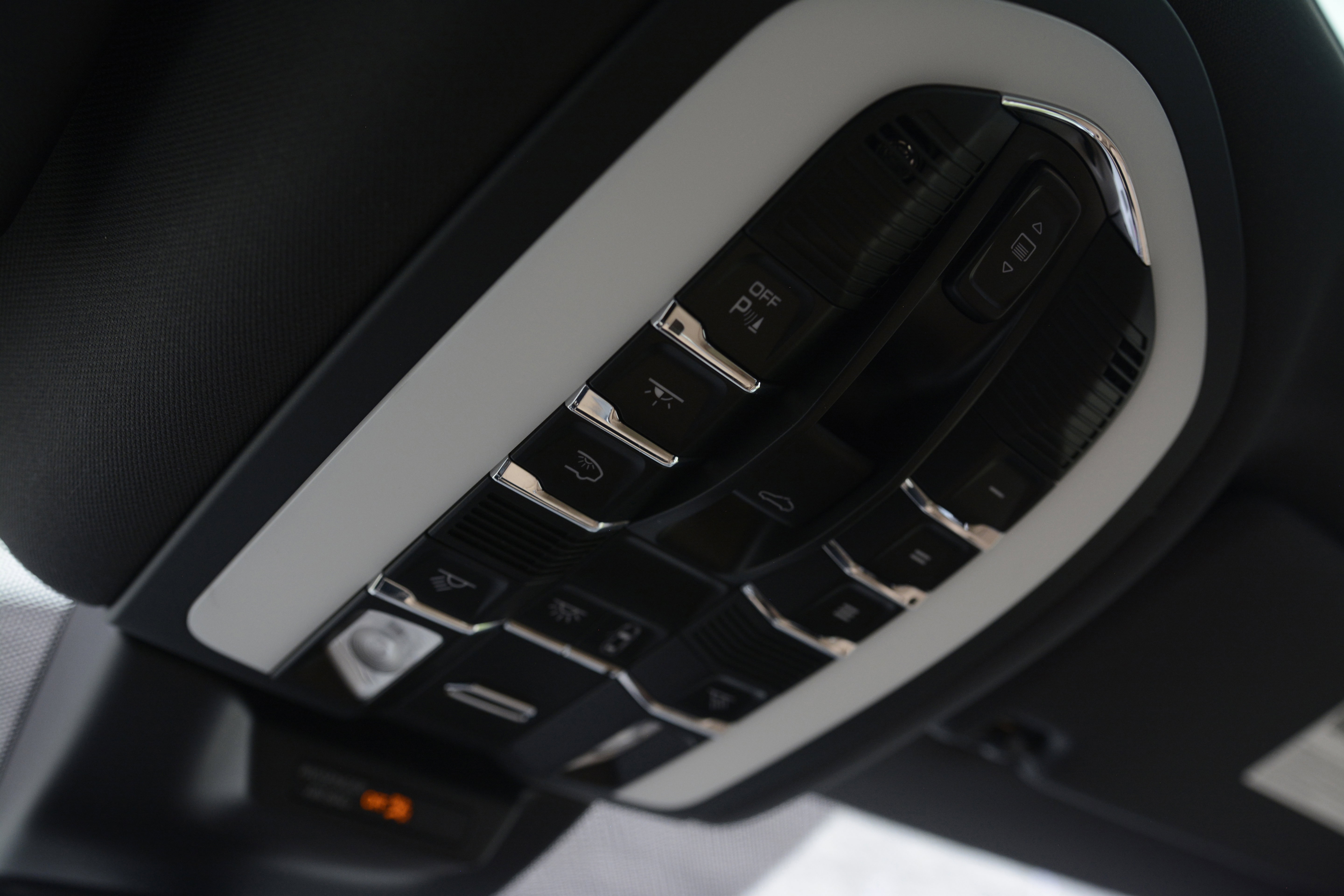 Certified 2026 Porsche Macan AWD/4WD image 22