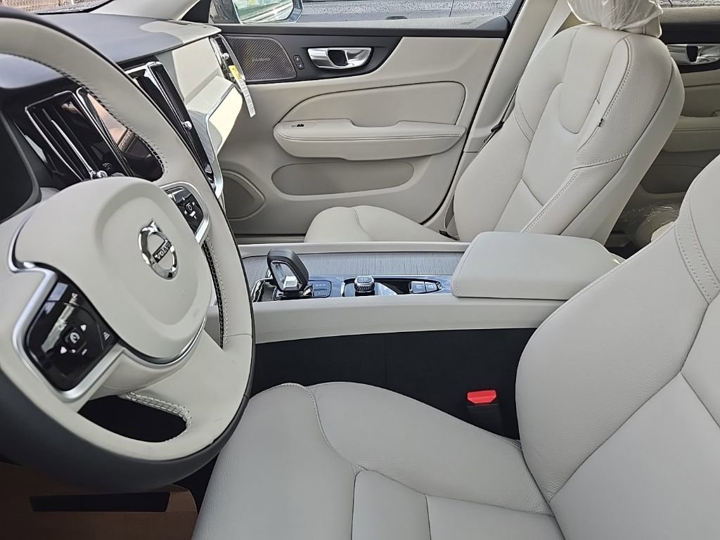 New 2026 Volvo V60 B5 Cross Country Plus w/ Protection Package Premier image 8