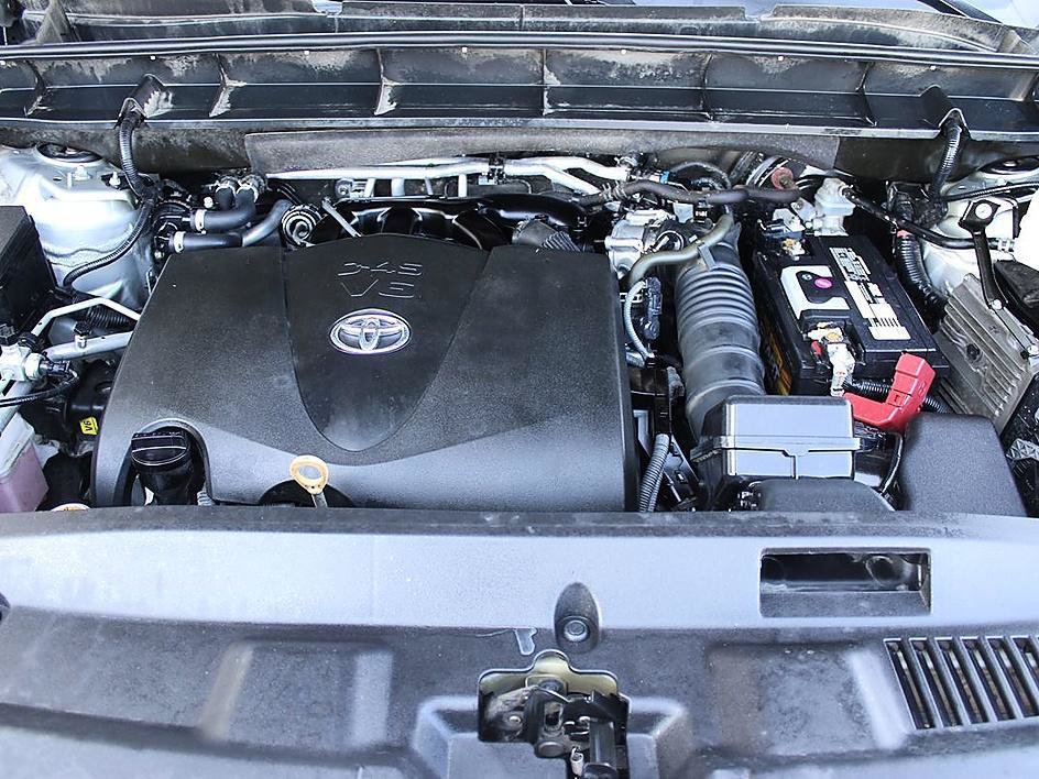 Used 2021 Toyota Highlander XLE FWD image 24