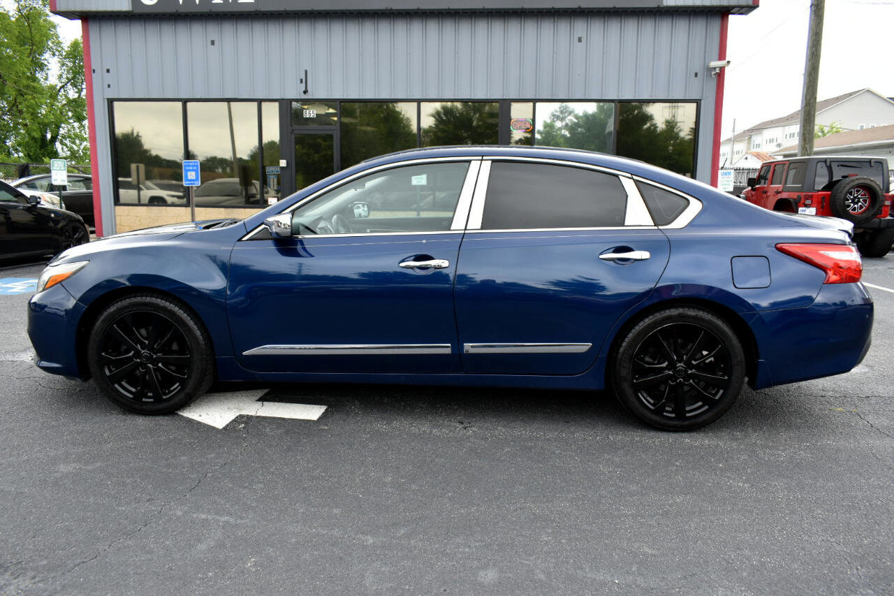 Used 2016 Nissan Altima 3.5 SR image 9