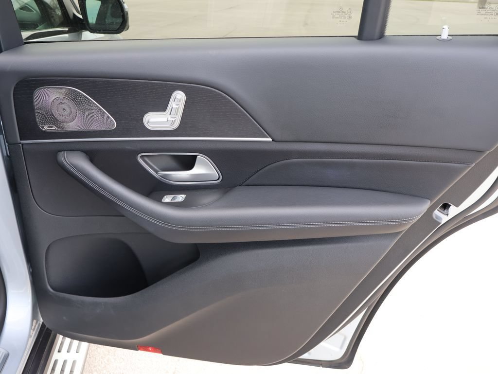 Certified 2025 Mercedes-Benz GLS 450 4MATIC image 17