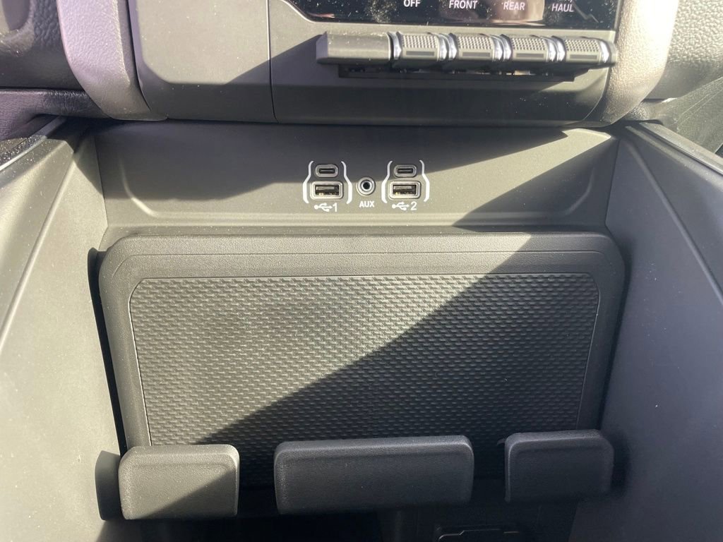 New 2026 RAM 1500 Big Horn w/ Night Edition image 18