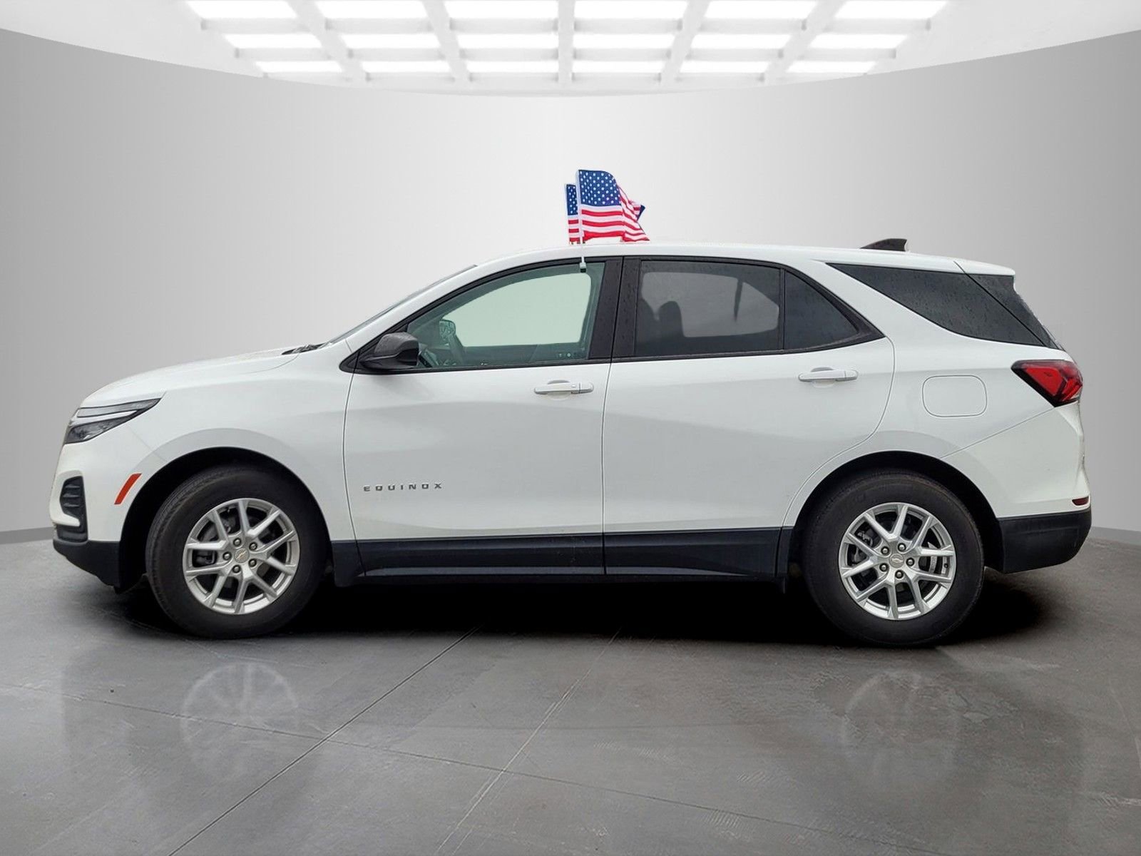 Used 2022 Chevrolet Equinox LS w/ LS Convenience Package image 7