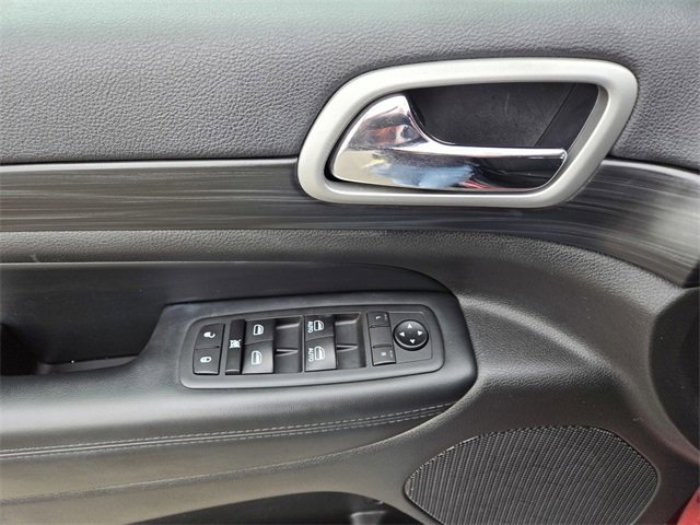 Used 2020 Jeep Grand Cherokee Laredo image 21