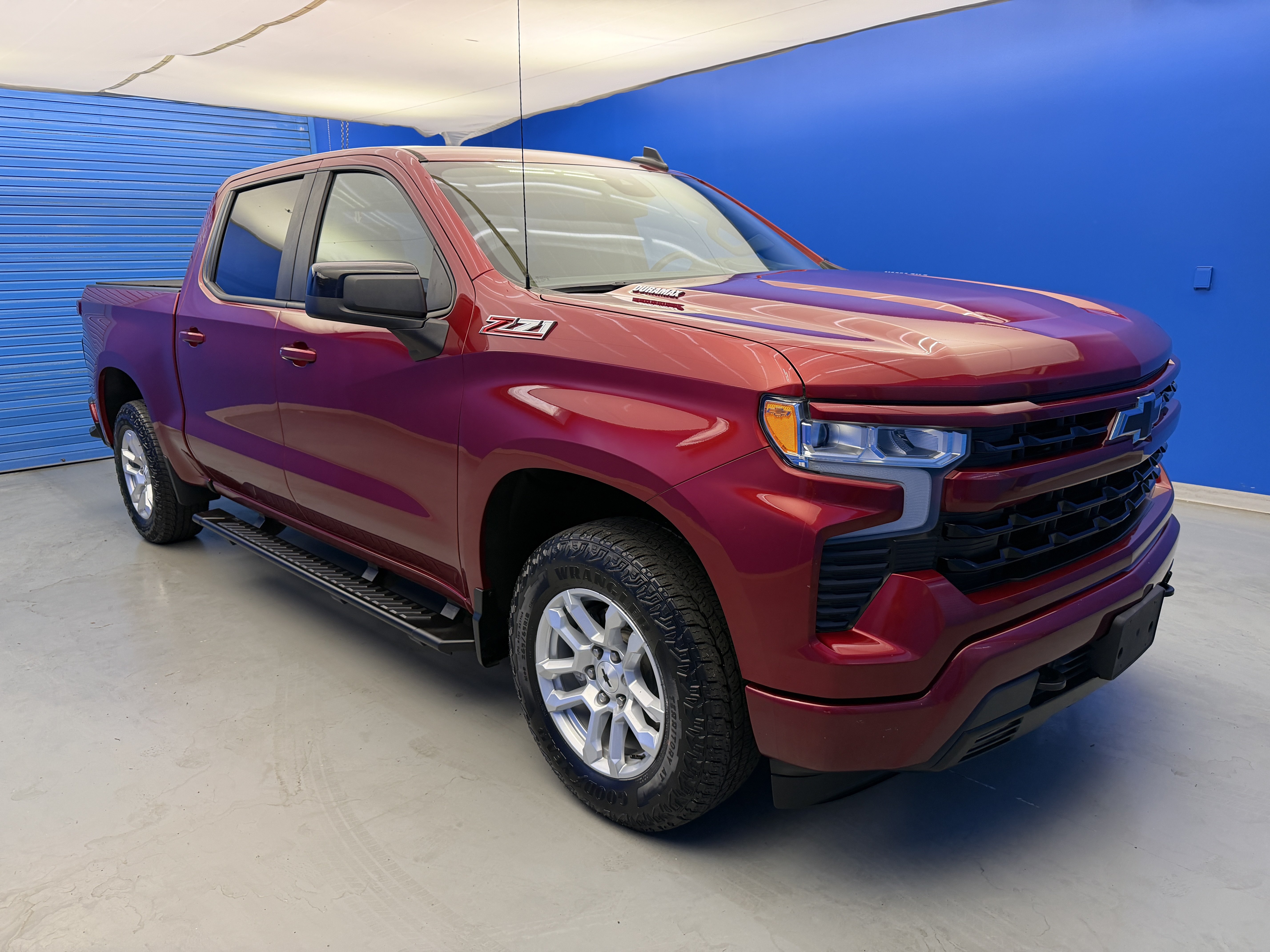 Used 2023 Chevrolet Silverado 1500 RST AWD/4WD image 2