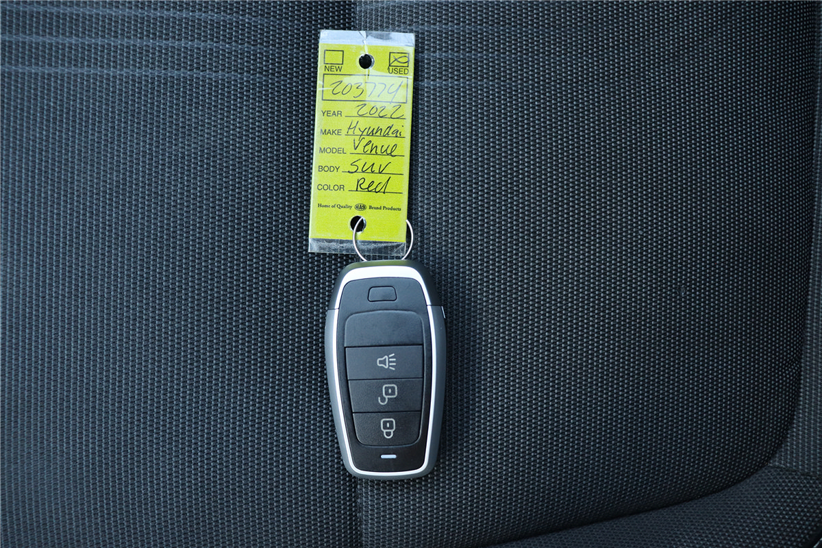 Used 2022 Hyundai Venue Limited FWD image 44