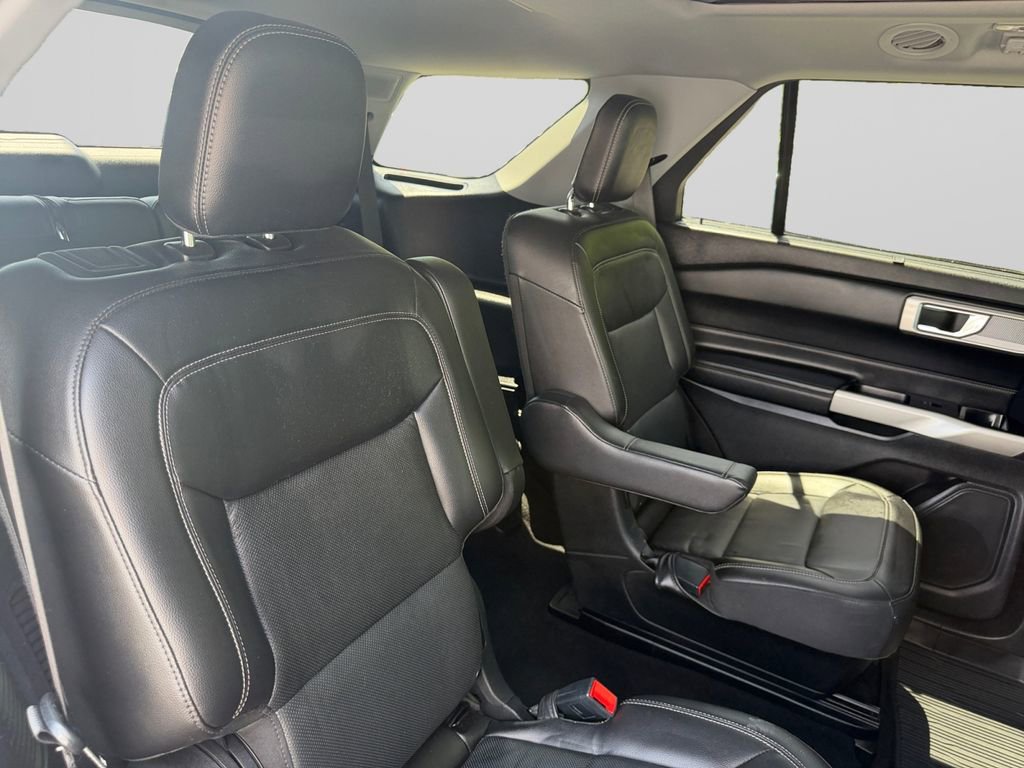 Used 2022 Ford Explorer Limited AWD/4WD image 18