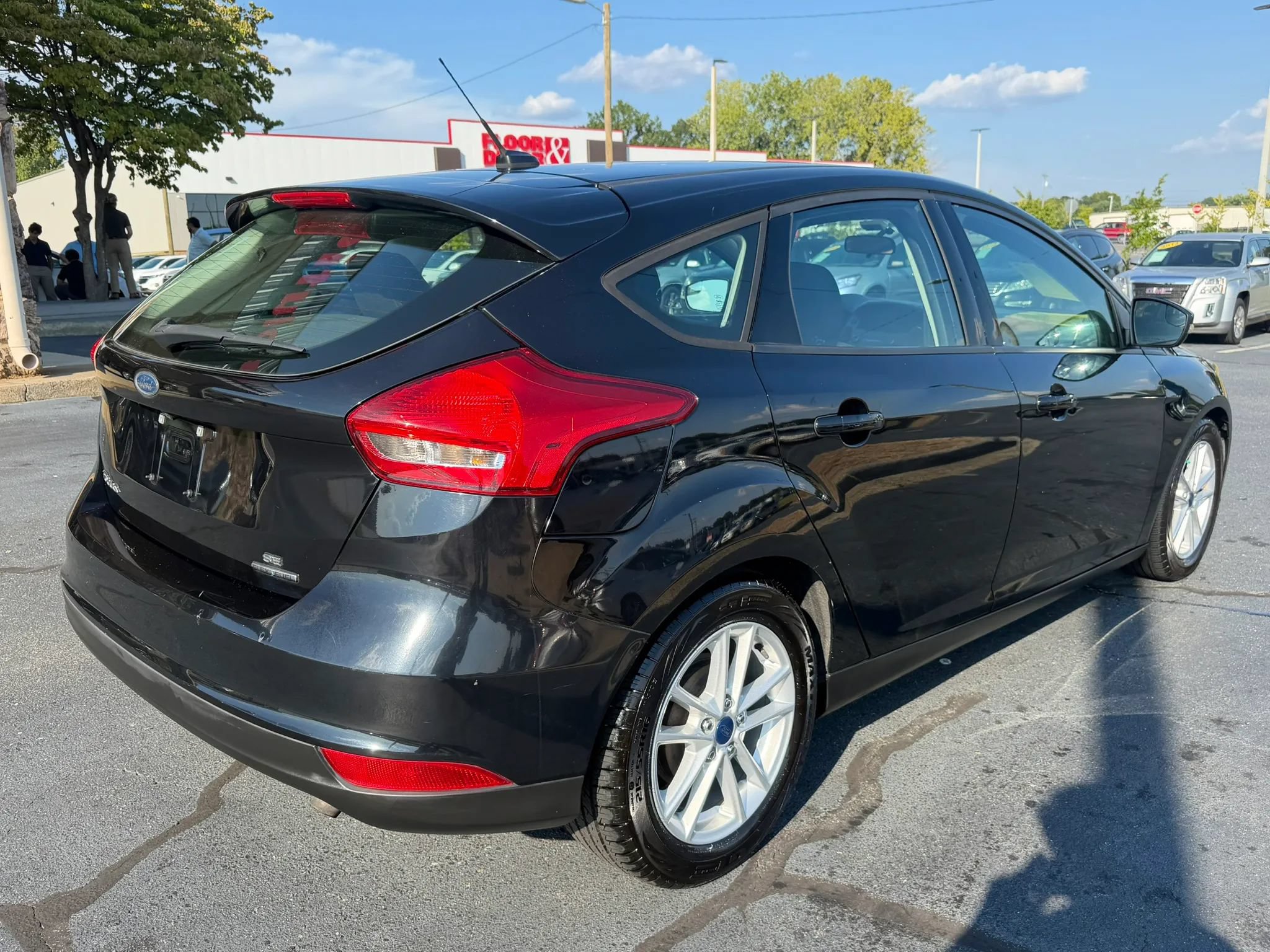 Used 2016 Ford Focus SE FWD image 7