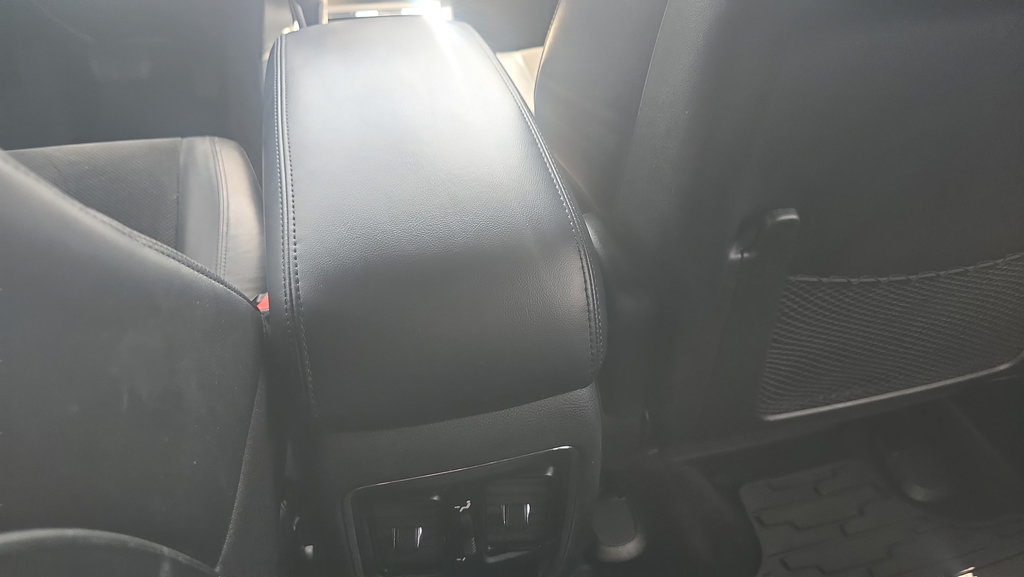 Used 2018 Jeep Grand Cherokee Altitude AWD/4WD image 11